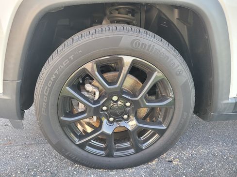 Used 2022 Jeep Compass Latitude FWD image 8