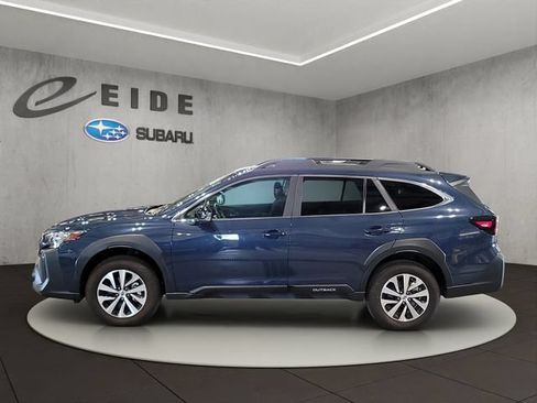 Used 2025 Subaru Outback Premium AWD/4WD image 11
