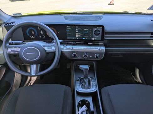 Certified 2025 Hyundai Kona SE image 15