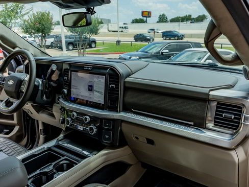 Used 2026 Ford F250 Platinum w/ Platinum Plus Package AWD/4WD image 17