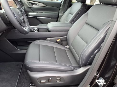 New 2026 Chevrolet Traverse LT w/ Midnight/Sport Edition FWD image 9