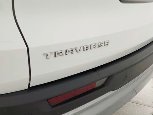 Used 2024 Chevrolet Traverse LT image 13