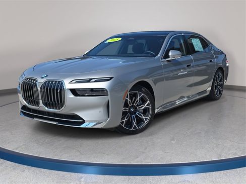 Used 2025 BMW i7 eDrive50 w/ Premium Package image 1