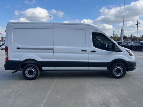 New 2025 Ford Transit 250 148 Medium Roof w/ Load Area Protection Package image 4