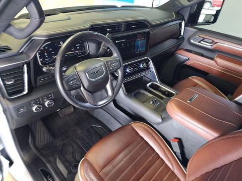 Used 2024 GMC Sierra 2500 Denali Ultimate image 12