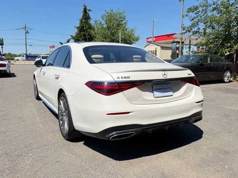 Used 2022 Mercedes-Benz S 580 4MATIC Sedan w/ AMG Line Package image 8