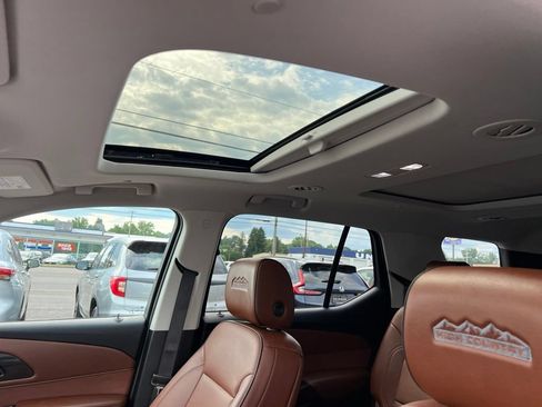 Used 2021 Chevrolet Traverse High Country AWD/4WD image 18