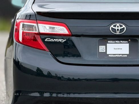 Used 2013 Toyota Camry SE FWD image 13