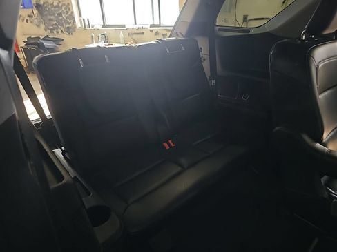 Used 2021 Ford Explorer XLT w/ Equipment Group 202A AWD/4WD image 12