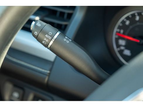 Used 2021 GMC Acadia SLE FWD image 19