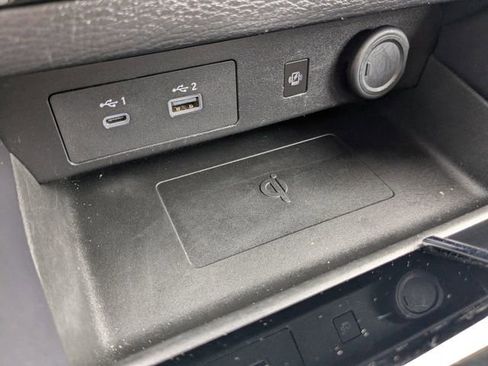 Used 2024 Mitsubishi Outlander SE image 32