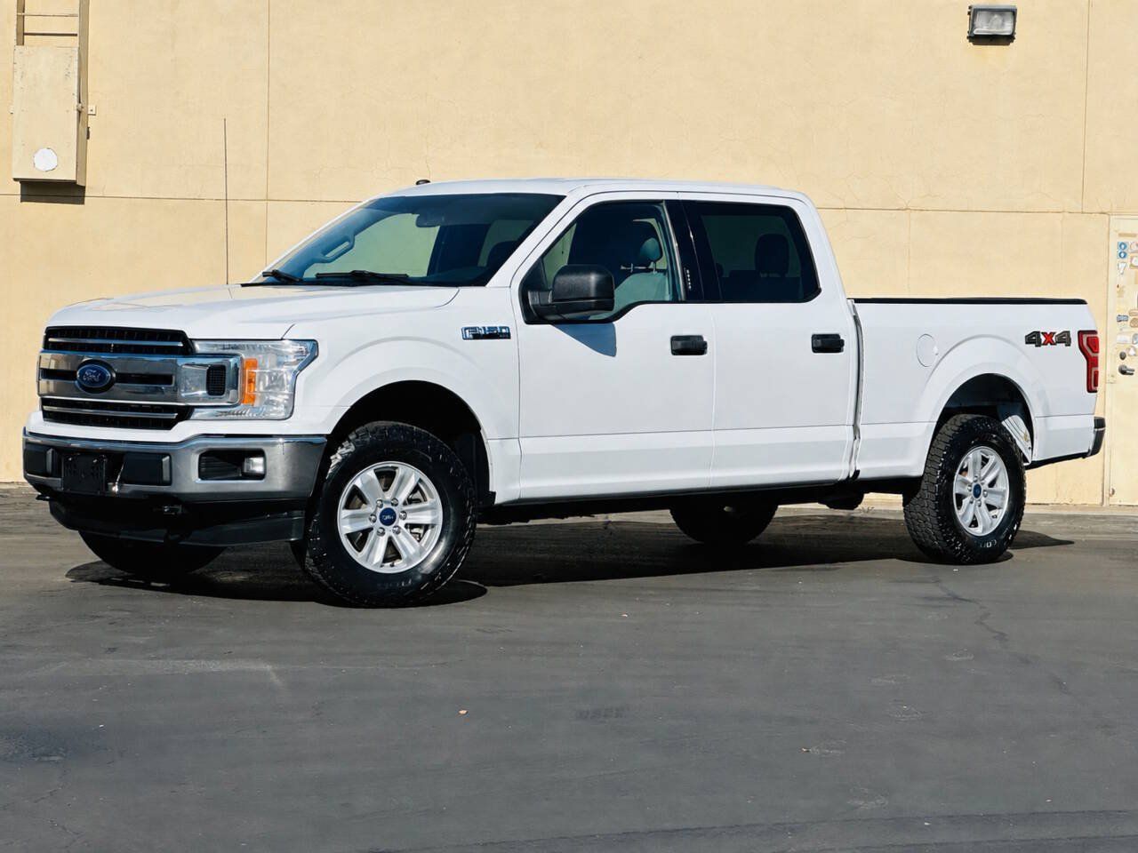 Used 2018 Ford F150 XLT w/ Trailer Tow Package AWD/4WD image 4