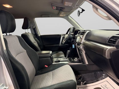 Used 2016 Toyota 4Runner SR5 AWD/4WD image 23