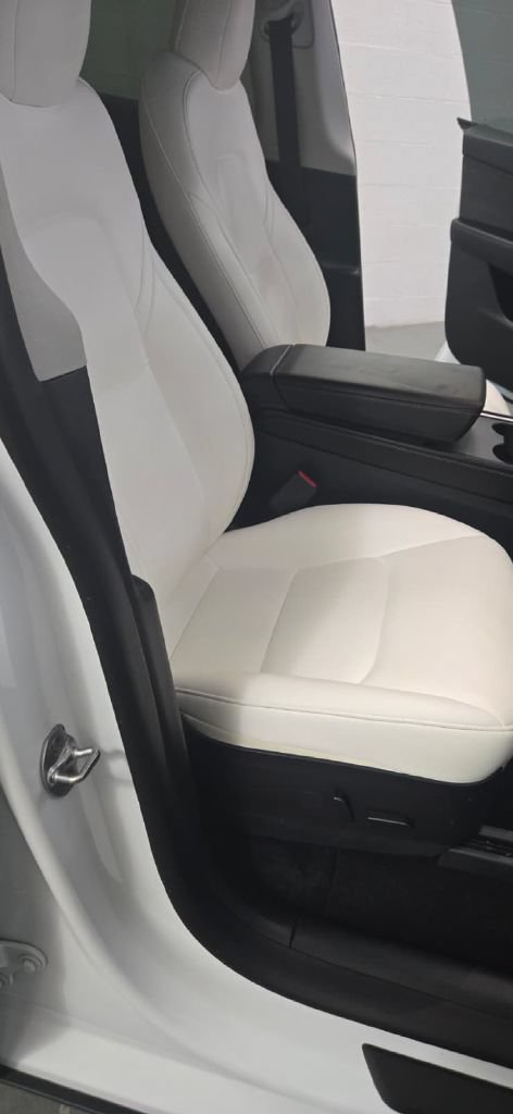 Used 2023 Tesla Model Y AWD image 12