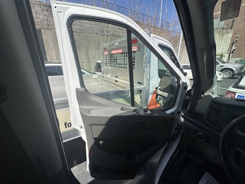 Used 2022 Ford E-Transit Med./Roof w/ Load Area Protection Package image 9