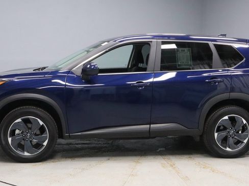 Certified 2025 Nissan Rogue SV image 7
