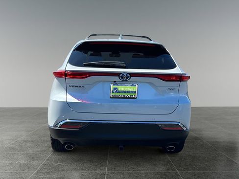 Used 2024 Toyota Venza AWD/4WD image 8