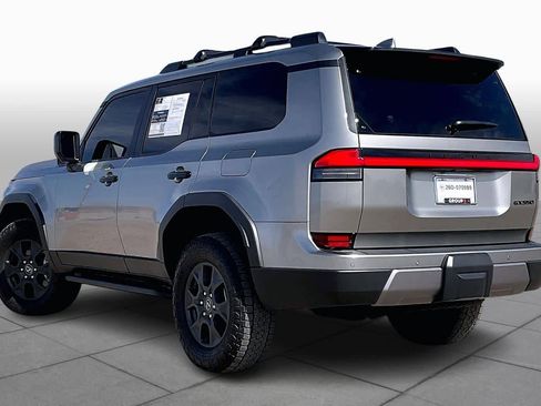 Used 2024 Lexus GX 550 image 11