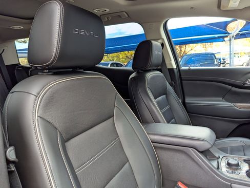 Used 2021 GMC Acadia Denali w/ Denali Technology Package image 31