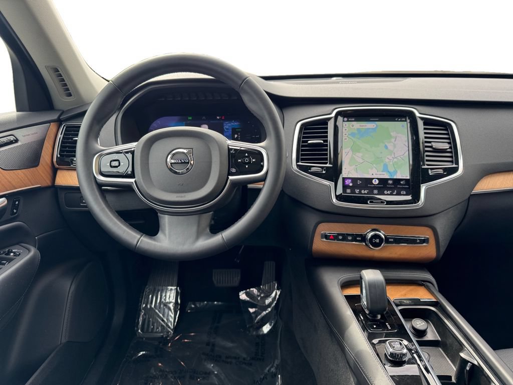 Certified 2025 Volvo XC90 T8 Plus w/ Protection Package Premier AWD/4WD image 27