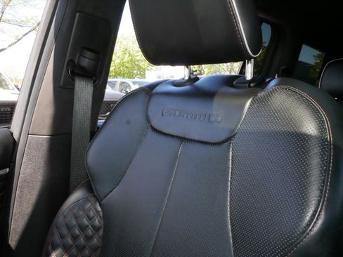 Used 2023 Jeep Grand Cherokee L Summit AWD/4WD image 33