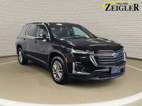 Used 2023 Chevrolet Traverse LT AWD/4WD image 3