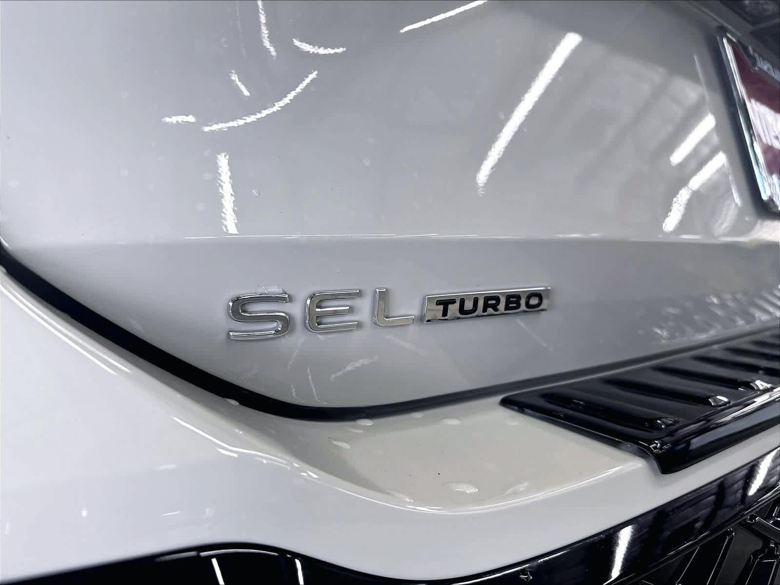 New 2026 Volkswagen Tiguan SEL R-Line AWD/4WD image 9