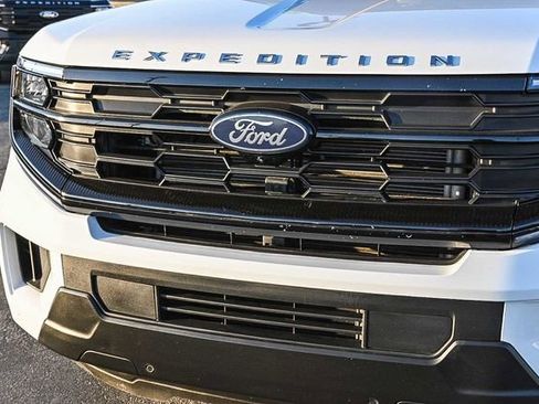 Certified 2025 Ford Expedition Max Active AWD/4WD image 5