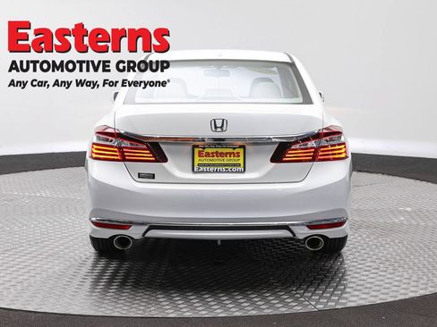 Used 2017 Honda Accord EX-L image 6