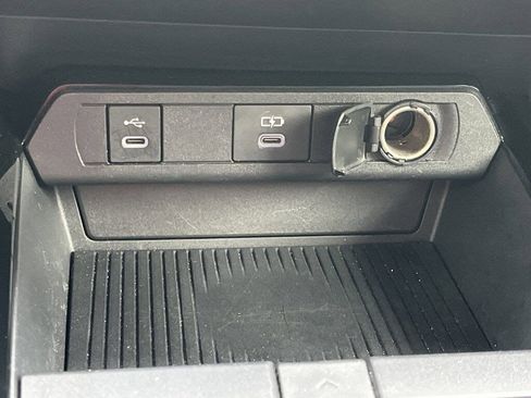 Used 2024 Toyota Prius LE image 6