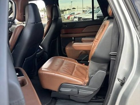 Used 2022 Lincoln Navigator L Reserve AWD/4WD image 18