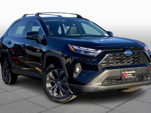 Used 2024 Toyota RAV4 XLE Premium image 3