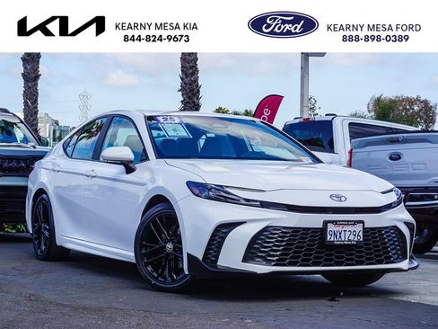 Used 2025 Toyota Camry SE w/ Multimedia Upgrade Package FWD image 1