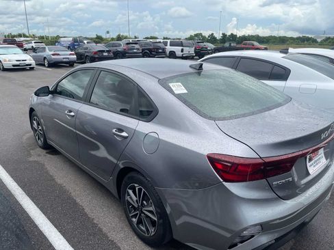 Used 2024 Kia Forte LXS w/ LXS Technology Package FWD image 2