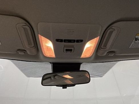 Used 2021 Toyota Corolla LE w/ Carpet Mat Package (TMS) FWD image 24