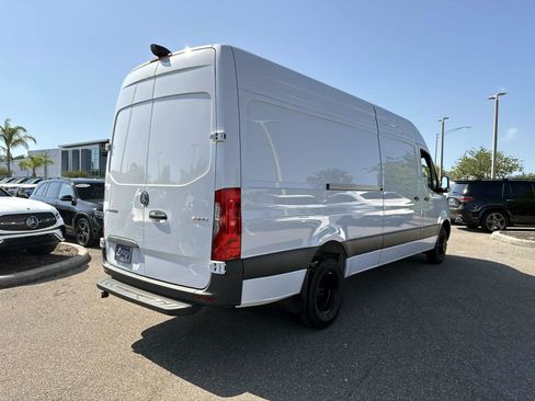 Used 2025 Mercedes-Benz Sprinter 3500 image 5