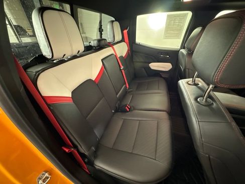 Certified 2025 GMC Canyon AT4 w/ AT4X Package AWD/4WD image 37