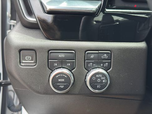Used 2024 GMC Sierra 1500 Elevation w/ Elevation Premium Package AWD/4WD image 16