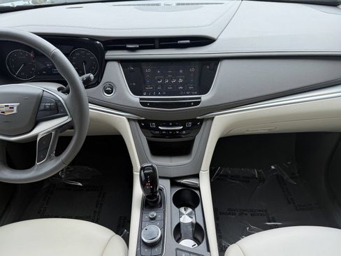 Used 2023 Cadillac XT5 Premium Luxury FWD image 15