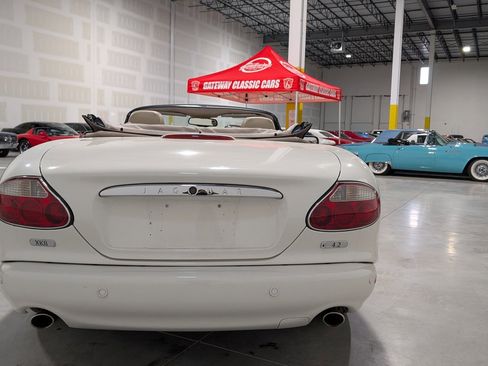 Used 2003 Jaguar XK8 Convertible image 12