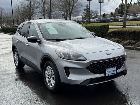 Used 2022 Ford Escape SE w/ Convenience Package image 2