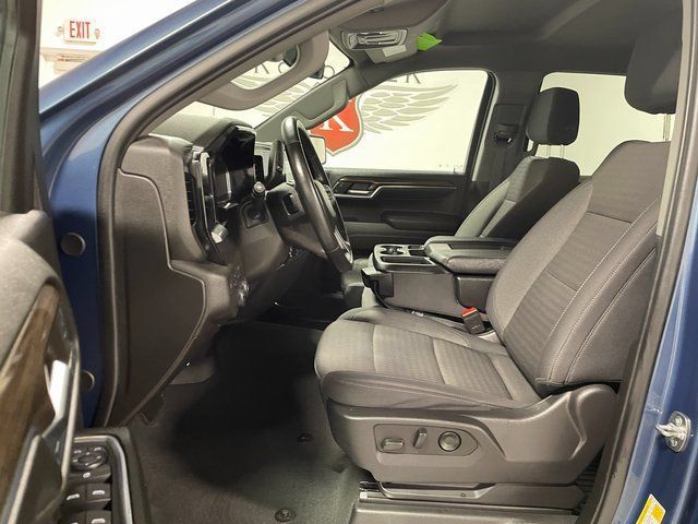 Used 2024 Chevrolet Silverado 1500 LT AWD/4WD image 11