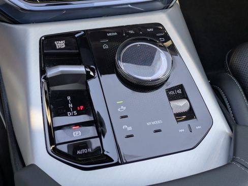 Used 2025 BMW X3 xDrive30i image 27