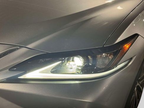 Certified 2023 Lexus ES 350 w/ Premium Package FWD image 11