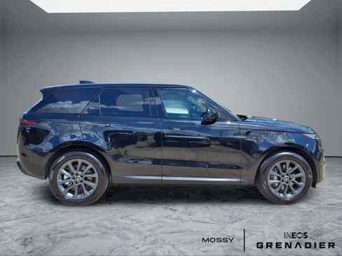 Used 2025 Land Rover Range Rover Sport AWD/4WD image 8