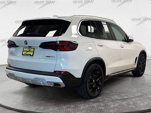 Used 2025 BMW X5 xDrive50e AWD/4WD image 4