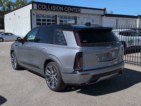 Used 2026 Cadillac Vistiq Platinum w/ LPO, Floor Liner Package AWD/4WD image 5