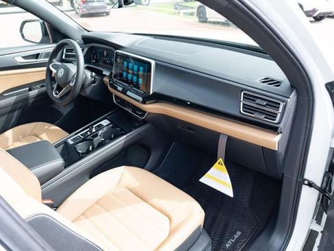 New 2026 Volkswagen Atlas Cross Sport SEL R-Line image 41