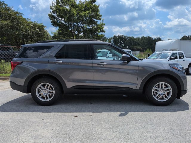 New 2026 Ford Explorer Active RWD image 3