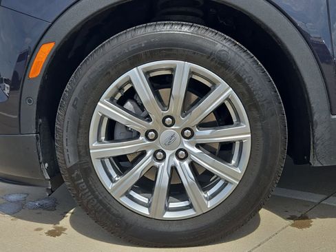 Used 2022 Cadillac XT4 Premium Luxury w/ Enhanced Visibility Package image 11